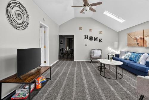 Cozy 3BR w Yard Dog Friendly Ensuite
