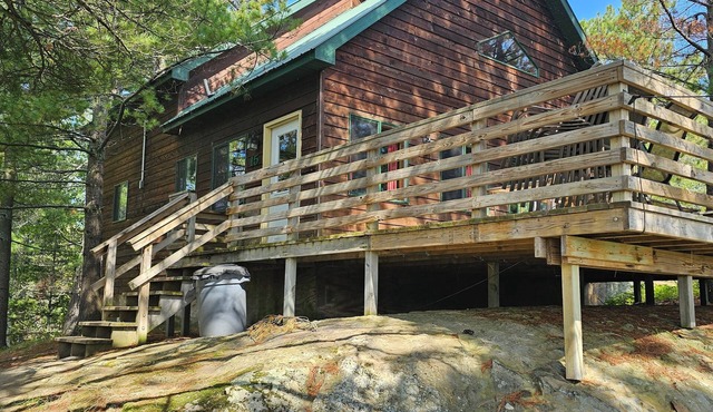 Cozy 4-bedroom cabin steps from Voyageurs National Park and Snowmobile Trails!