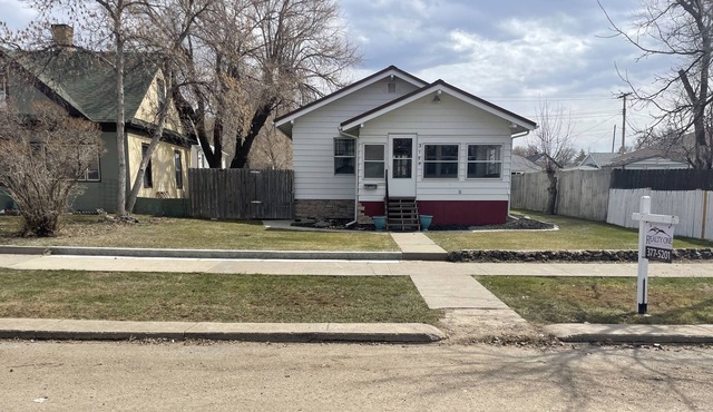 Cozy 4bdr, 2bath w/ Brand new kitchen close to Makoshika