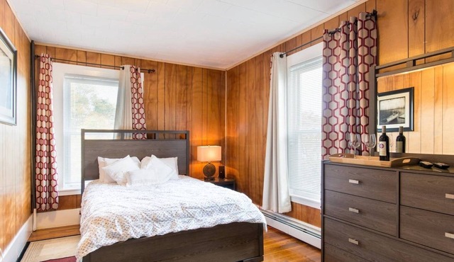 Cozy and beatifull 2br in New England . 5 min drive to the beach/sleeps 6