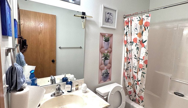Cozy and Charming Amber Valley Haven in Fargo