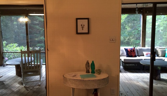 Cozy Beach Cottage Just Minutes Walk From South Beach, Private, Screened Porch