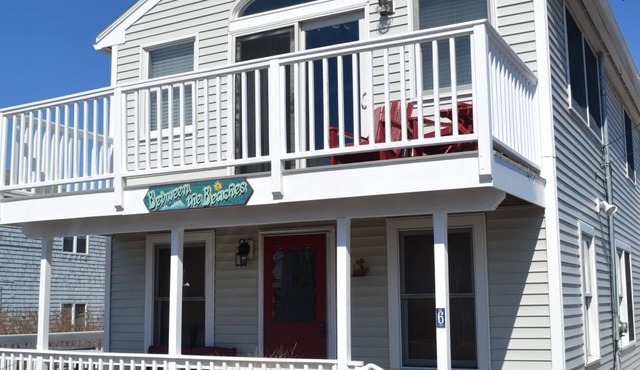 Cozy Beach House only a few steps to the beach