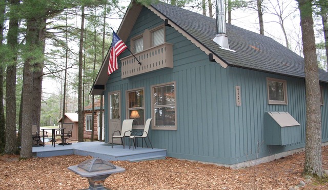 Cozy Cabin by the Lake