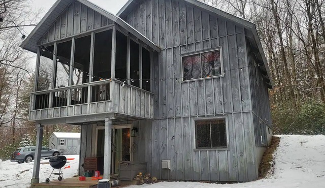Cozy Cabin in the Berkshires