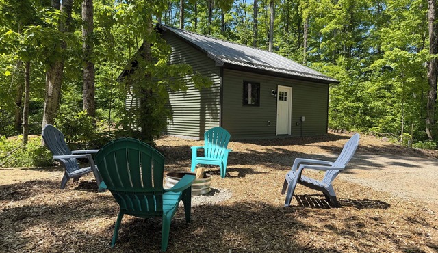 Cozy cabin in the woods- Cabin #4