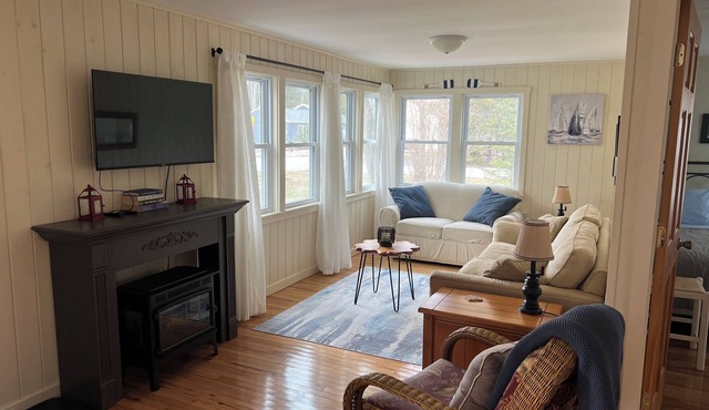 Cozy Cabin located minutes from Whitefish Dunes Park