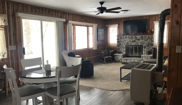 Cozy Cabin on Clear Lake