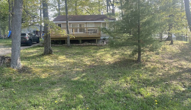 Cozy Chippewa Lake Cottage With Shared Lake Access