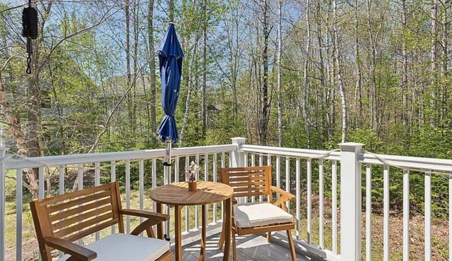 Cozy coastal 2-bedroom cottage, short walk to Goose Rocks Beach.