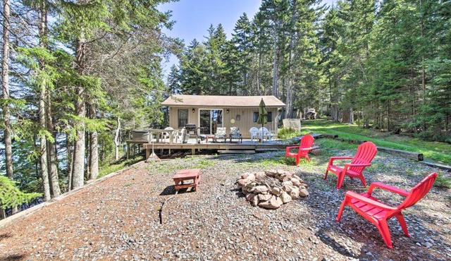 Cozy Cottage on Cat Cove w/Wraparound Deck!
