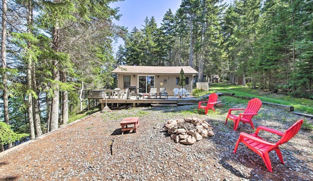 Cozy Cottage on Cat Cove w/Wraparound Deck!