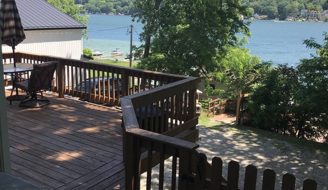 Cozy cottage with lake access!