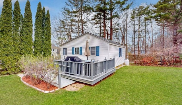Cozy Cottage with Private Deck - Walk to Short Sands Beach