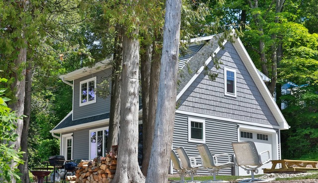 Cozy Door County Beach House with Stunning Sunsets only 35' off the Bay.