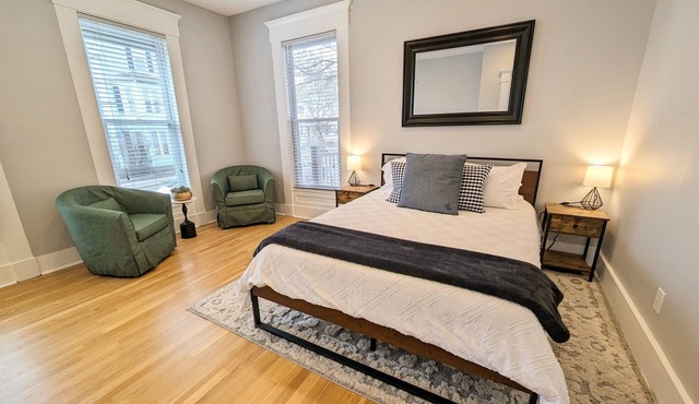 Cozy downtown Manchester 1-bedroom apartment