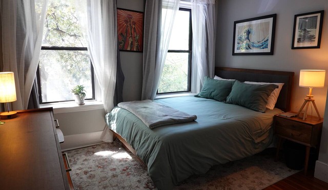 Cozy full condo. Walkable to the T. Boston at your doorstep.