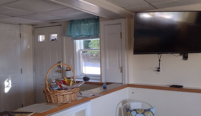 Cozy fully equipped studio minutes from downtown Salem