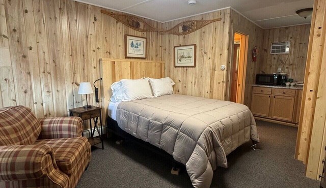 Cozy Gull Lake Getaway