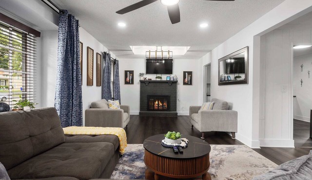 Cozy Home, MAJOR INTERNATIONAL SPORTING EVENT Ready|KingBeds|Fenced Yard
