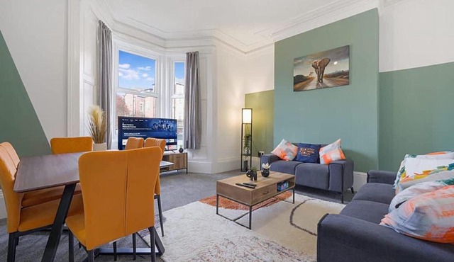 Cozy Home in Avenue Terrace, Sleeps 8