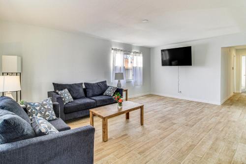 Cozy Home w/Grill & Games in Albuquerque!