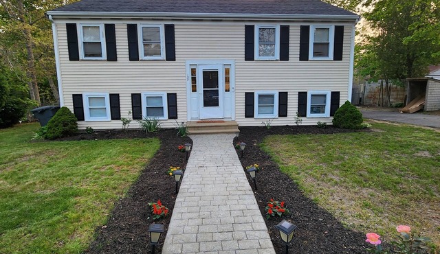 Cozy home, walking distance to Hamblin Pond Beach