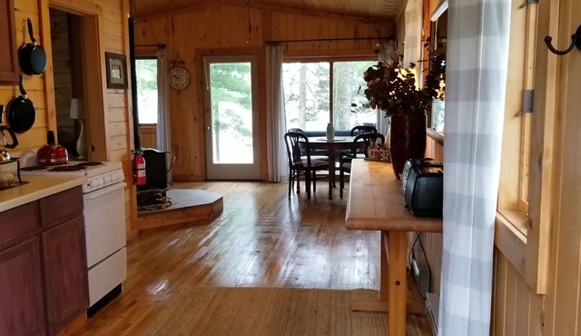 Cozy Lake Front Cabins For A Wonderful Summer, Fall and Winter fun Get Away!