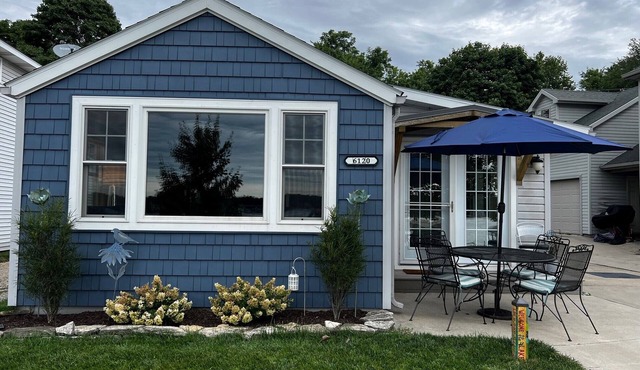 Cozy lake-front home on beautiful Lake Gage