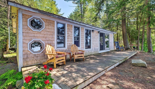 Cozy Lakefront Madison Cabin w/Dock & Kayaks