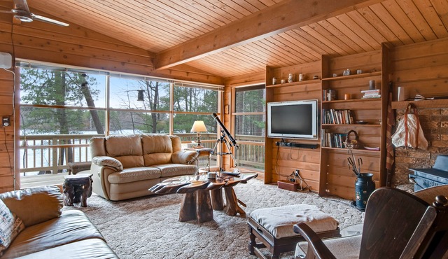 Cozy lakefront cabin in the heart of Wisconsin's Northwoods with canoe & kayak