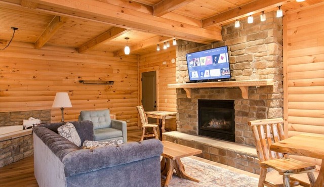 Cozy Lodge Fireplace Suite in Ohio's Amish Country