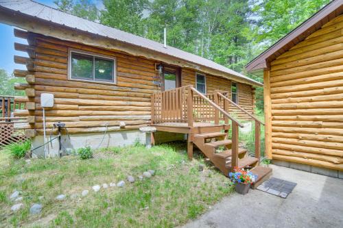 Cozy Manistique Cabin w/Deck, Grill & Fire Pit!