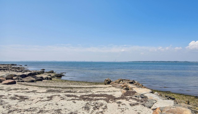 Cozy Massachusetts Escape w/Patio, Near Beaches!