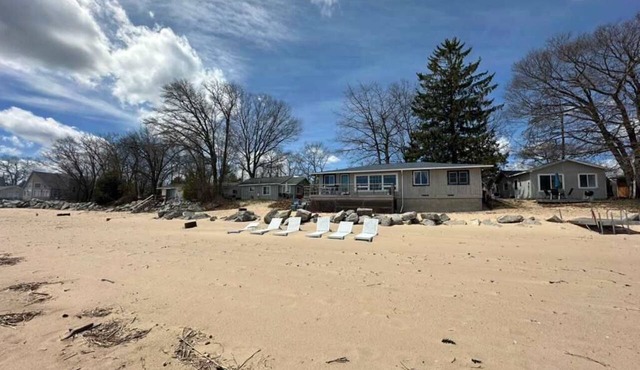 Cozy Oscoda Beach Cottage