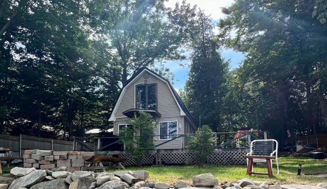 Cozy & Peaceful 2-bedroom cabin in superb Canaan with AC, WiFi