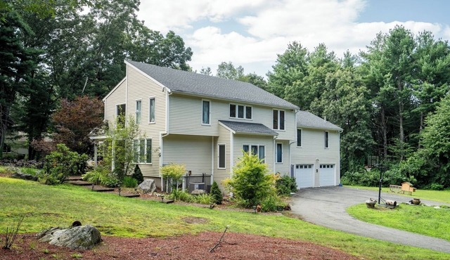Cozy Pet-Friendly 4BR | Fireplace, Patio and BBQ