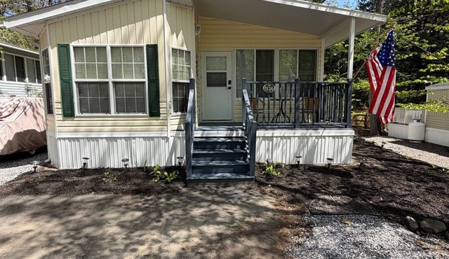 Cozy Point Sebago Cottage