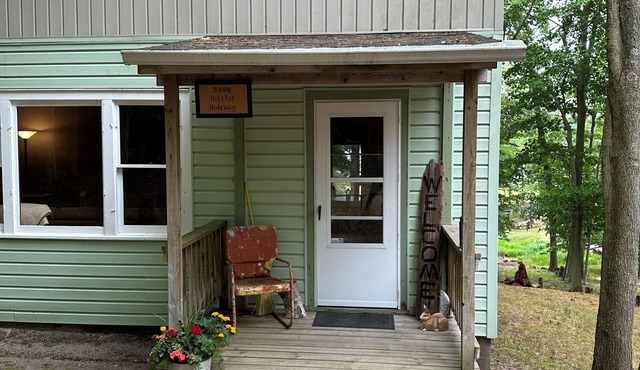 Cozy Rustic Lakefront Cottage on Upper Hamlin Lake, Ludington - Perfect Getaway