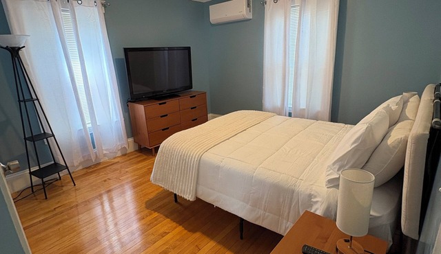 Cozy & Spotless Home Away from Home