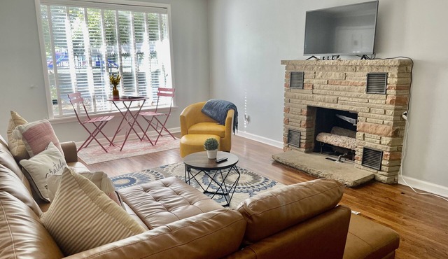 Cozy Urban Oasis