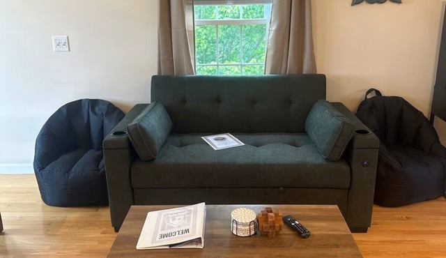 Cozy Valley View Studio
