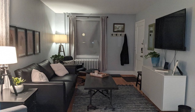 Cozy Village apartment close to all city ammenities!