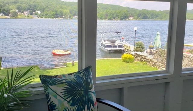Cozy WATERFRONT Cottage on Highland Lake, CT - central a/c & heat