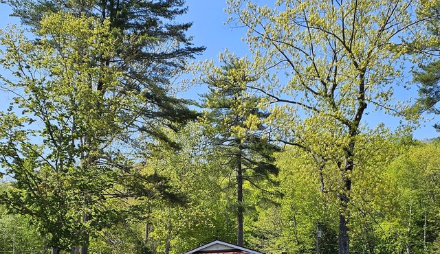 Cozy Year-round Lakefront 3 Bedroom 2 bath on Sand Pond with stunning view.