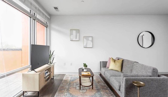 CozySuites 1BR in Bottleworks Indy Unit #7