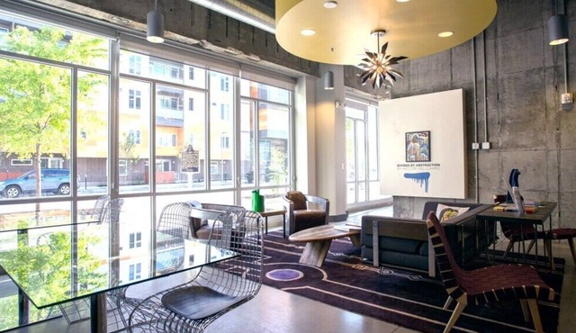 CozySuites l Trendy 1BR, Monument Circle, Indy
