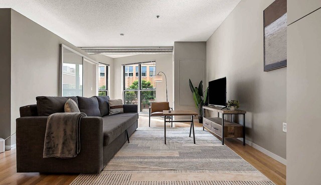 CozySuites Mill District with pool, gym #12