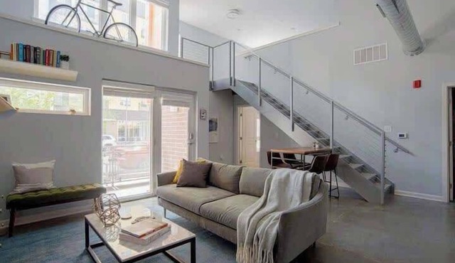 CozySuites TWO Stylish Apts, Monument Circle, Indy