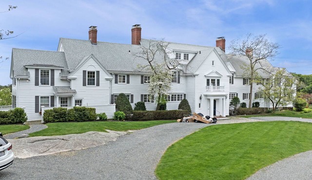 Cranberry Hill l 9 BR 22 Acre Estate l Sleeps 22